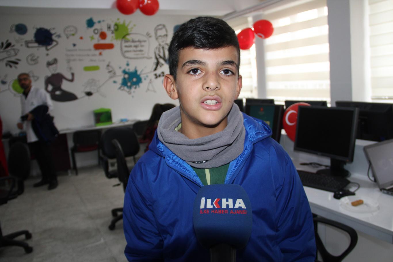 "Hedefimiz bilim üreten ve icat yapan bir nesil yetiştirmek" "Hedefimiz bilim üreten ve icat yapan bir nesil yetiştirmek"